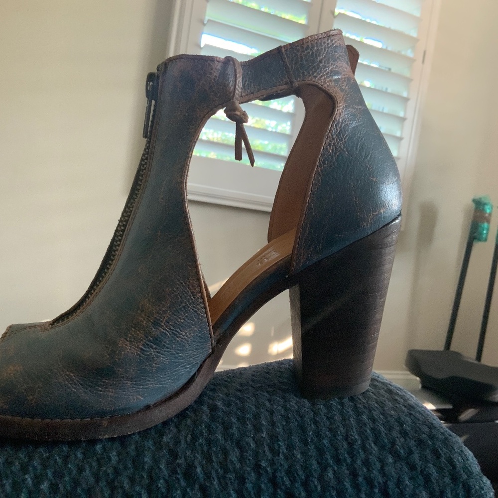 Peep toe ankle boots/mayjane